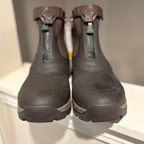 MUCK BOOTS APEX MID ZIP ANKLE BOOT In Dark Brown Mens Sizes NWT NO BOX - Picture 4 of 6